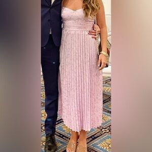 Elegant Lulus Lavender Floral Pleated Midi Dress